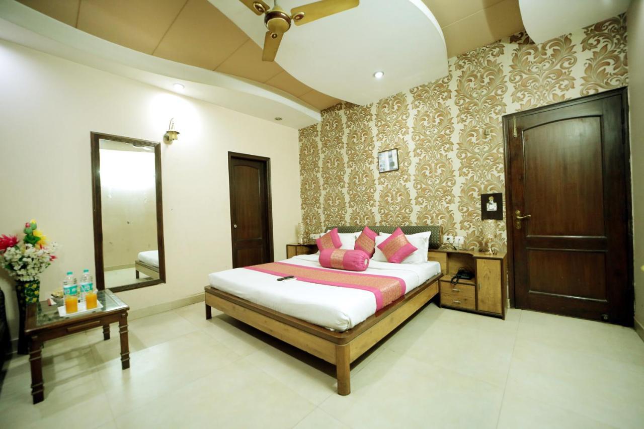 Hotel Blue Bell - Karol Bagh New Delhi Екстер'єр фото