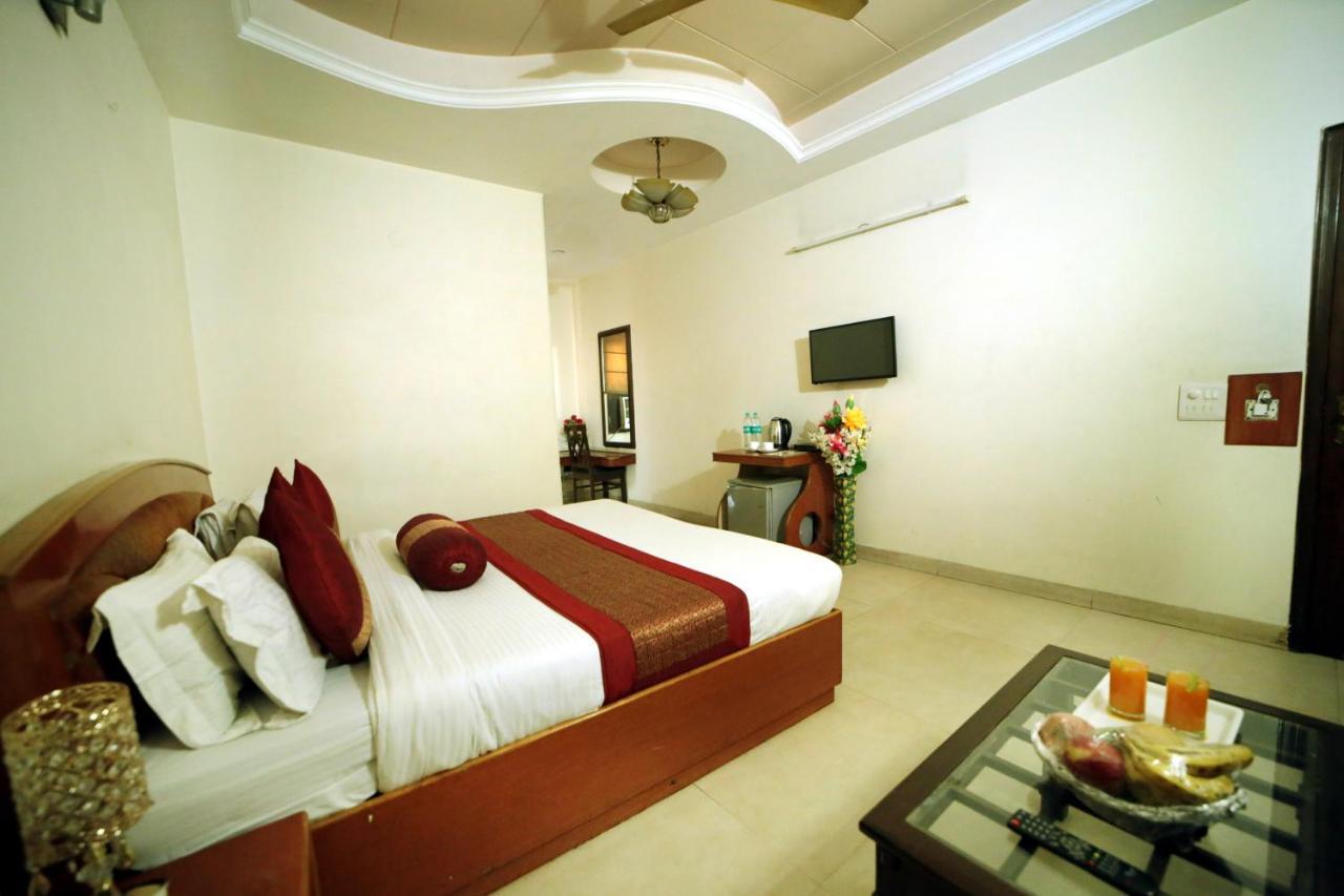 Hotel Blue Bell Нью-Делі Екстер'єр фото