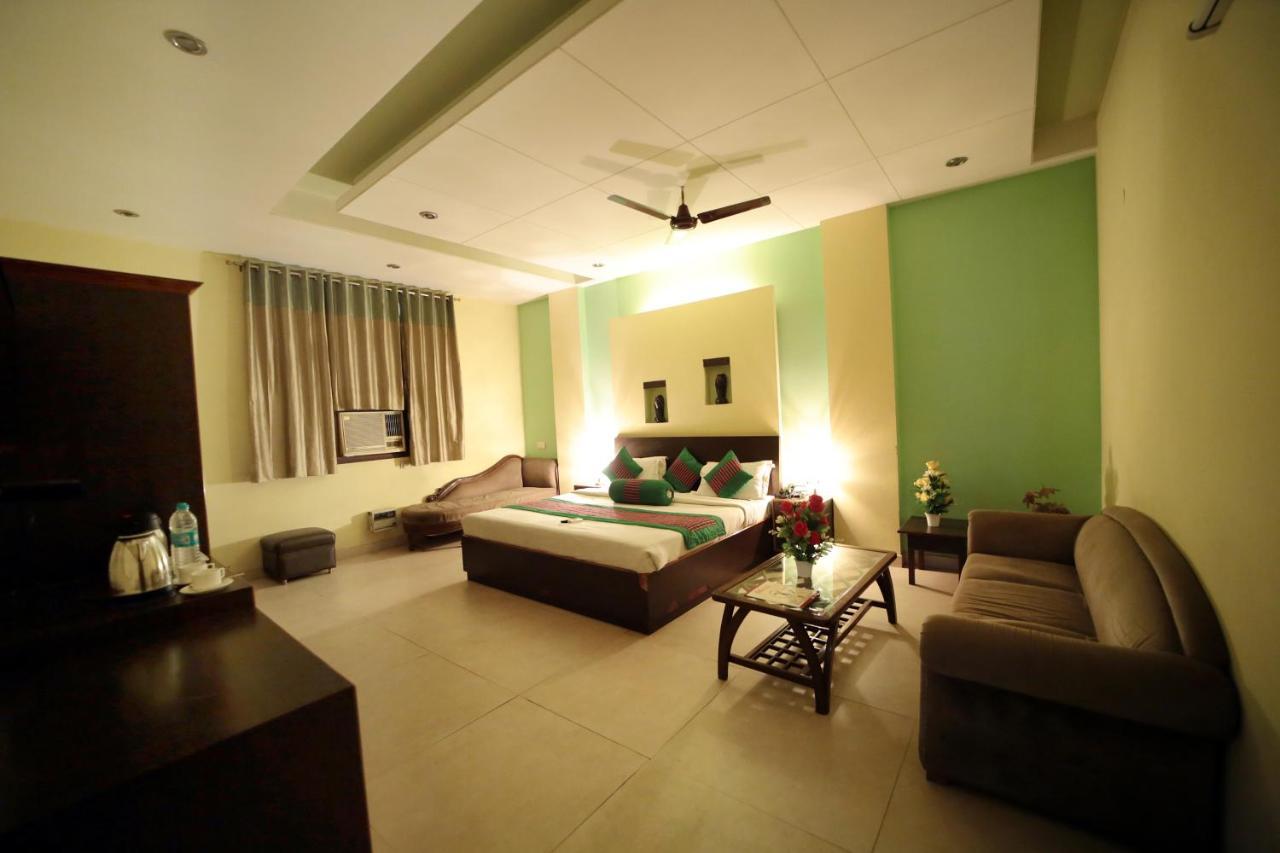 Hotel Blue Bell - Karol Bagh New Delhi Екстер'єр фото